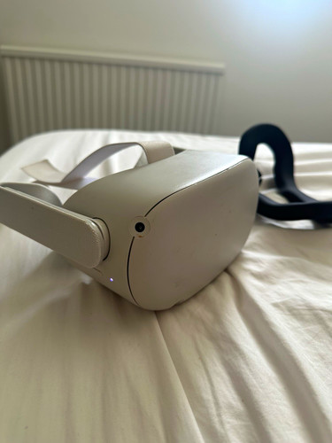 Oculus quest headset - quest, vr