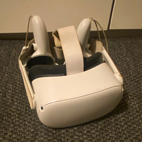 Quest headset 2 - headset, +